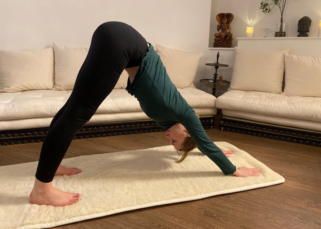 mPOWER Akademiet tilbyr en terapeutisk empowerment yogalærerutdannelsen: Dette er en helt ny og sertifisert terapeutisk yogaform - som inkluderer: forskningsbaserte yoga-, meditasjons-, puste-, yoga nidra- og hormonøvelser – kombinert med klassiske yogaøvelser. Vi tar det beste fra Østens visdom og kombinerer det med det beste fra Vestens medisinske toppforskning!